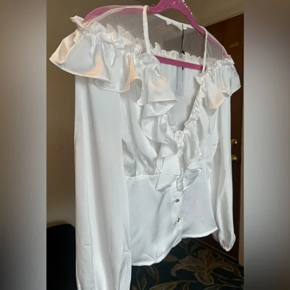 Ruffled V Neck Elastic Puff Sleeves Blouse - Picture 3 of 10